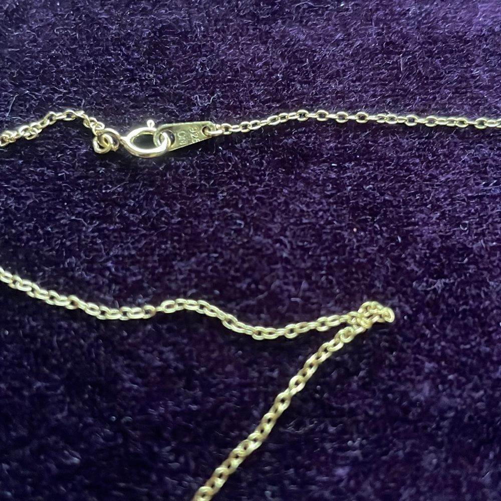 Gold plated necklace with round attached pendant with crystals. - Picture 4 of 4